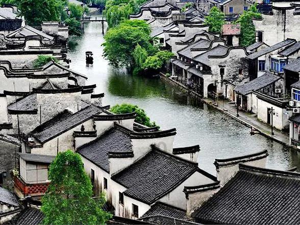 回收二手奢侈品包包到底怎么估价